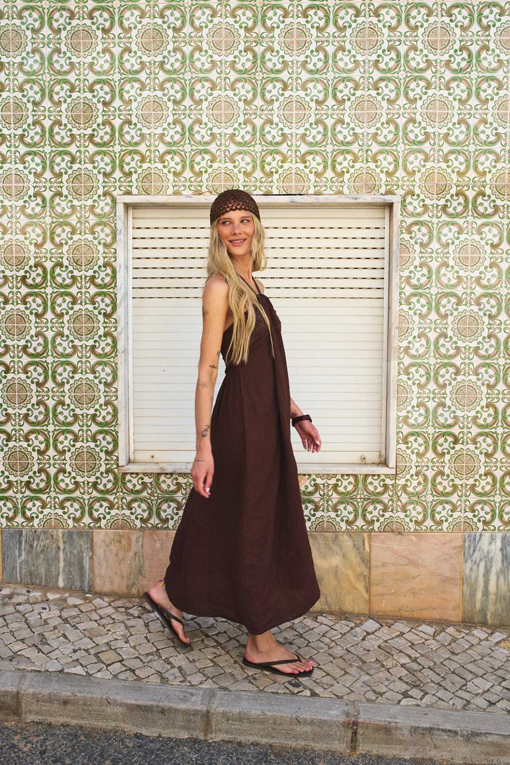 Sukienka lniana Deep Tan - Image 3
