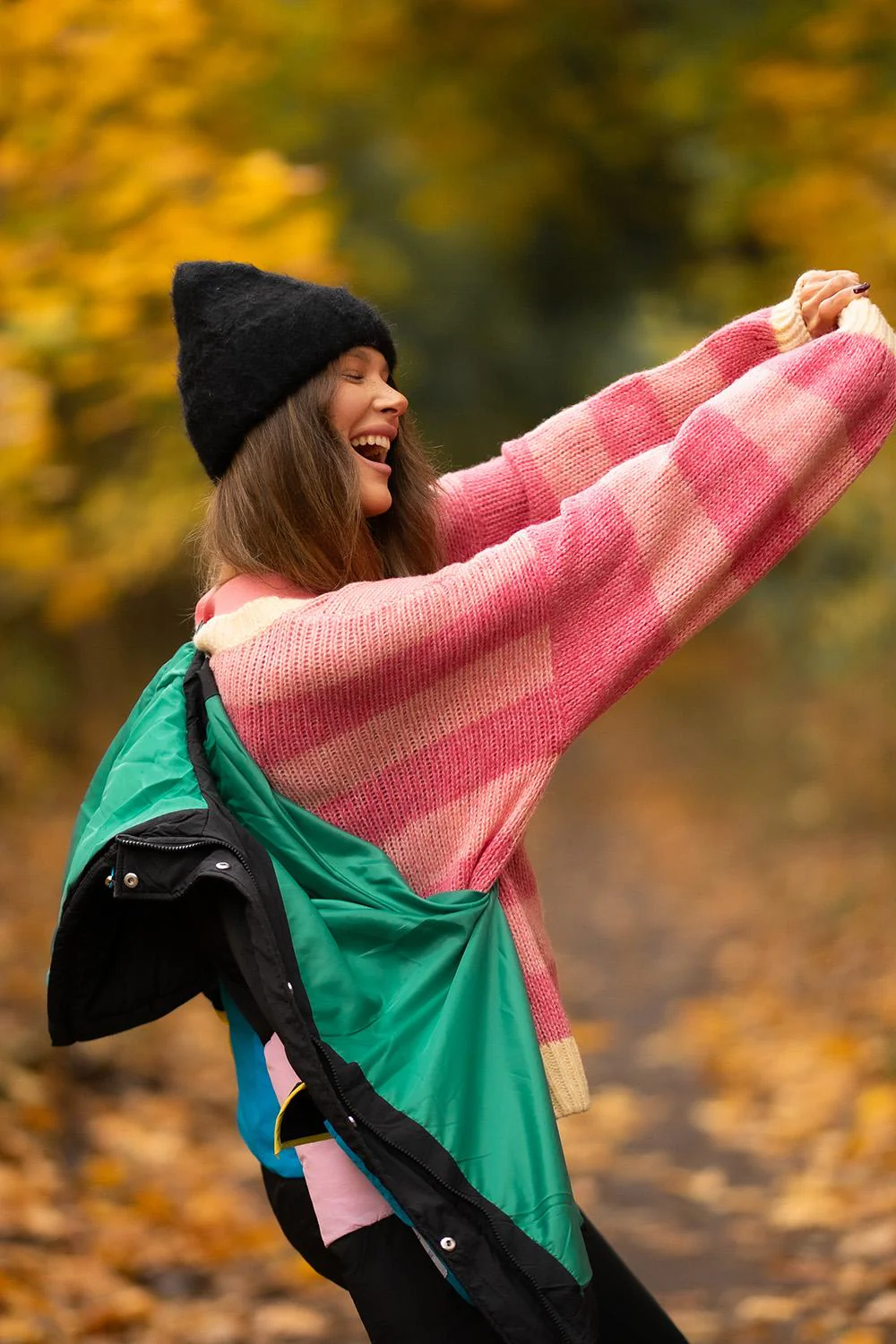 Sweter z wełną Strawberry Cream - Image 12